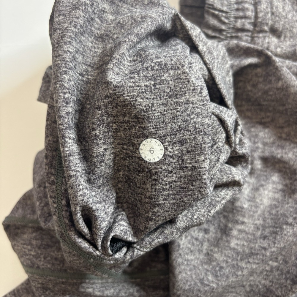 Lululemon Final Play Crop Pants Women's Size 6 Heathered Gray Athletic Lulu - Picture 3 of 8